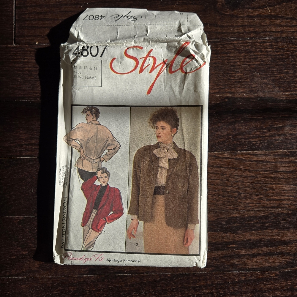 Women's Sytle pattern Size 10, 12, 15